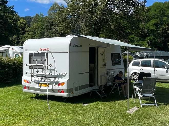 Dethleffs C’Go 430QS 2016 met Voortent Airco Luifel Mover, Caravans en Kamperen, Treinzit, Dwarsbed, Particulier, Dethleffs