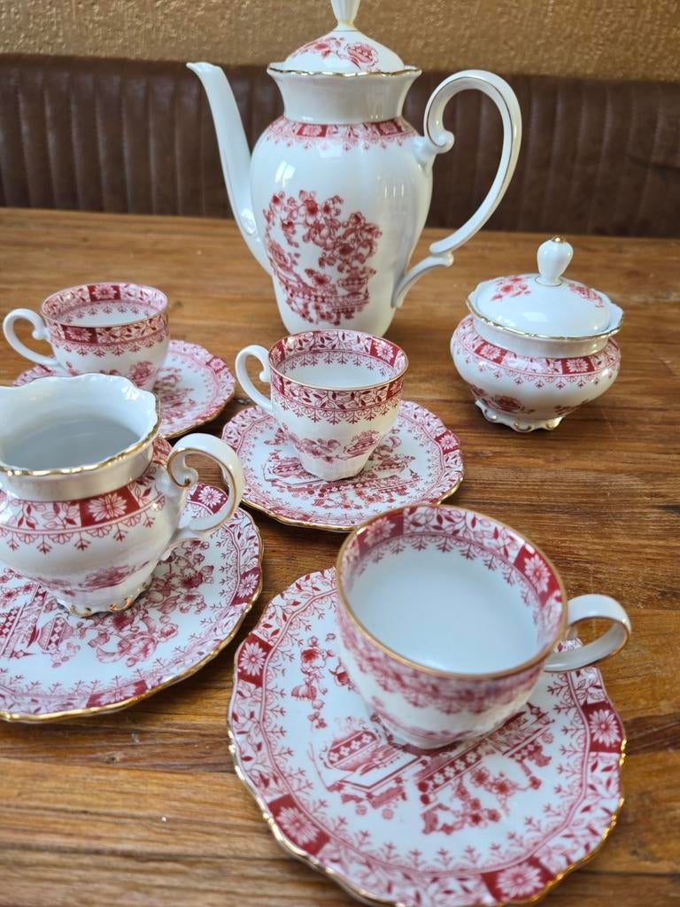 Seltmann Weiden Bavaria Porseleinen Servies, Rood-Wit. There, Antiek en Kunst, Antiek | Servies compleet, Ophalen of Verzenden