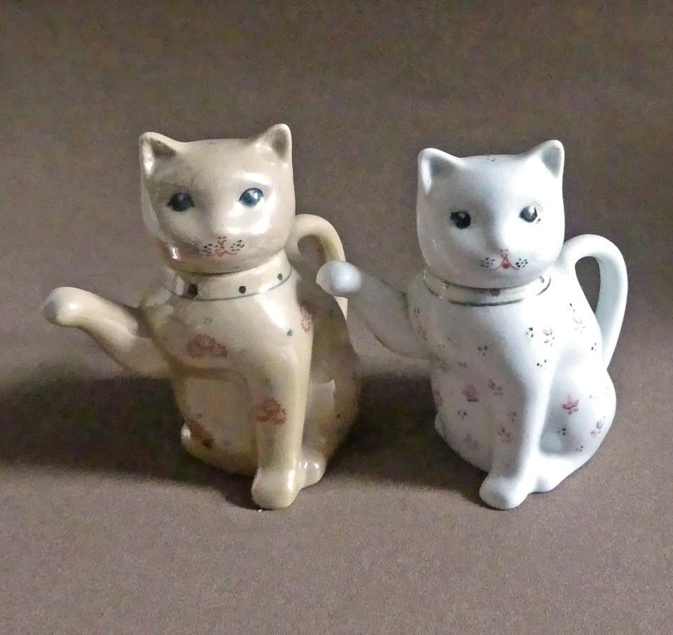 Katten theepotje 2x vintage poezentheepot poes kat theepot, Ophalen of Verzenden, Gebruikt, Dier