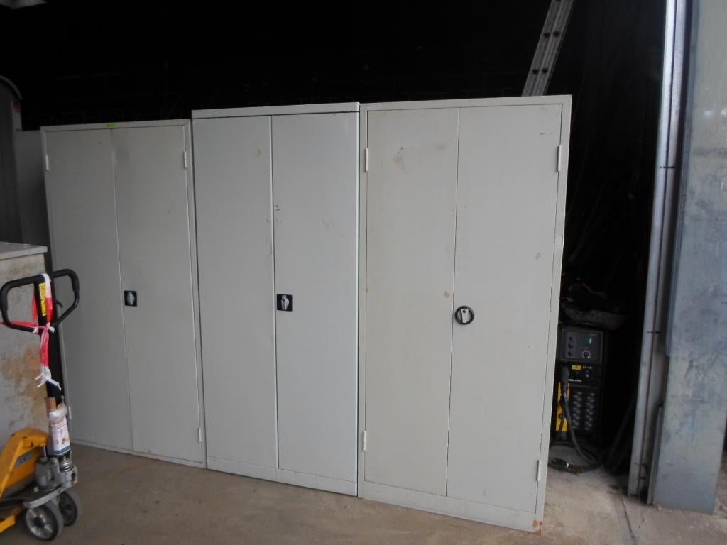 te koop aangeboden kantoorkasten, Gebruikt, Meerdere deuren, Metaal, 150 tot 200 cm
