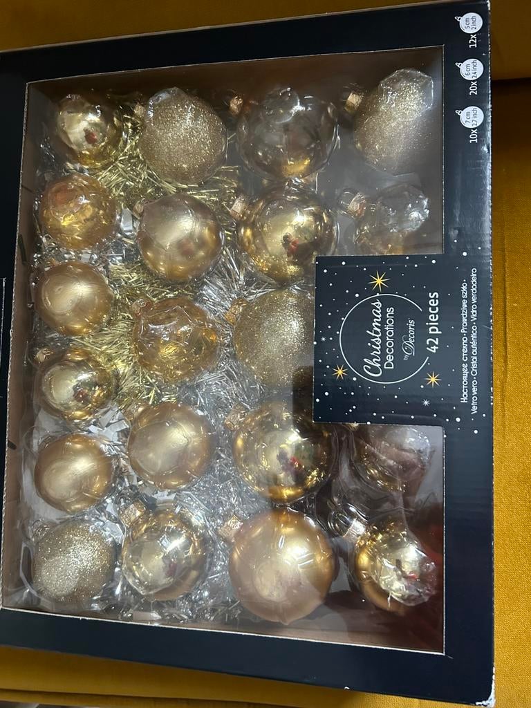 Kerstballen goudkleurig 40 stuks, Diversen, Ophalen of Verzenden, Zo goed als nieuw