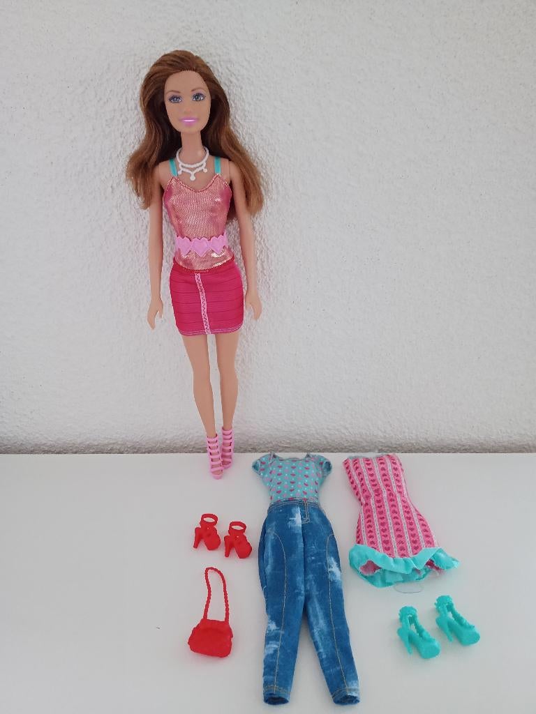 Barbie Teresa met Complete Fashion Gift Set BBX44, Verzamelen, Poppen, Ophalen of Verzenden, Gebruikt, Pop