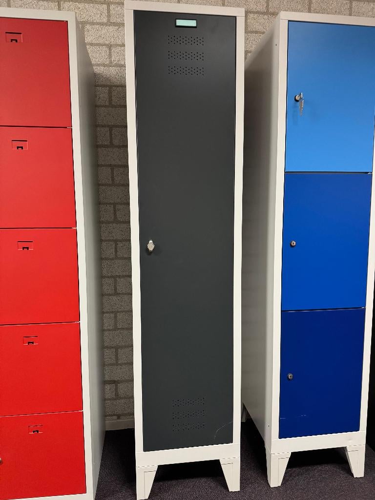 CLASSIC garderobekast, Ophalen, Nieuw, 150 tot 200 cm, 25 tot 50 cm