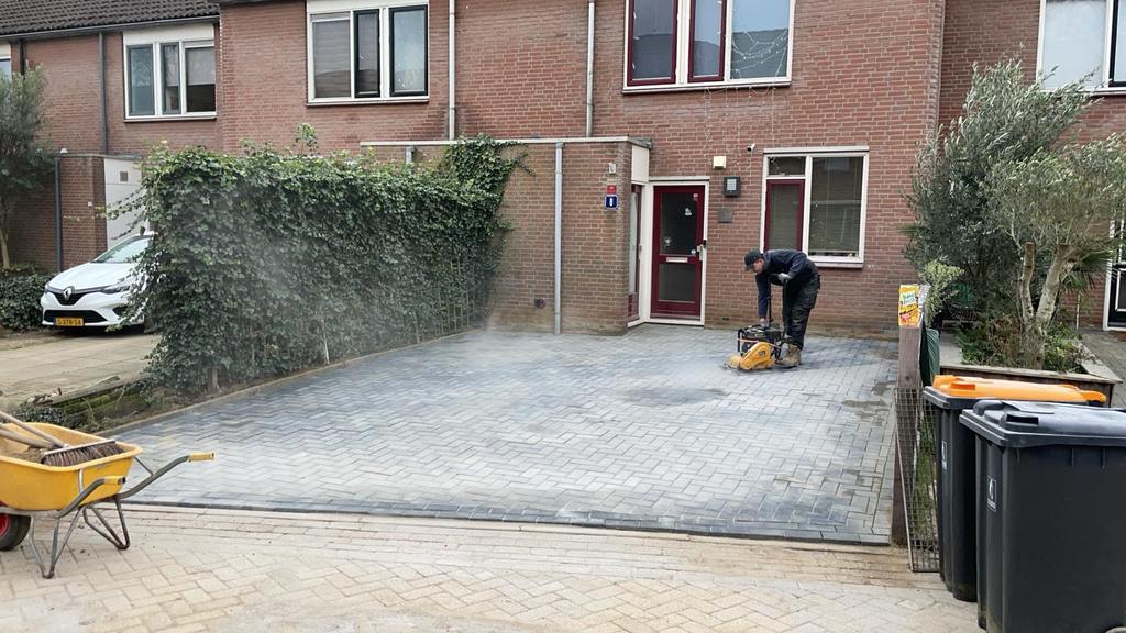 Foto 3 van Stratenmaker aangeboden!