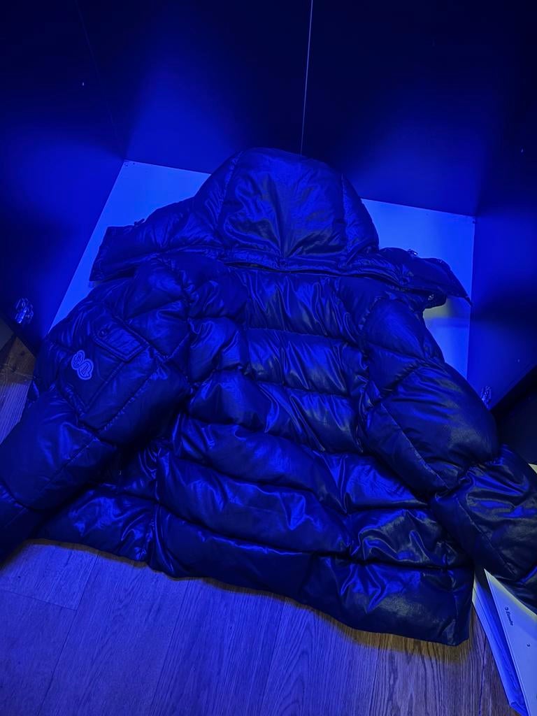 Moncler jas maat M. Kleur zwart, Ophalen, Zo goed als nieuw, Zwart