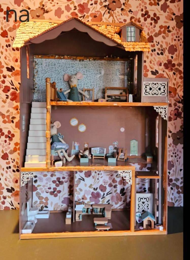 Oud Roze Muizenhuis/poppenhuis met Bloemenbehang, Kinderen en Baby's, Speelgoed | Poppenhuizen, Ophalen, Gebruikt, Poppenhuis