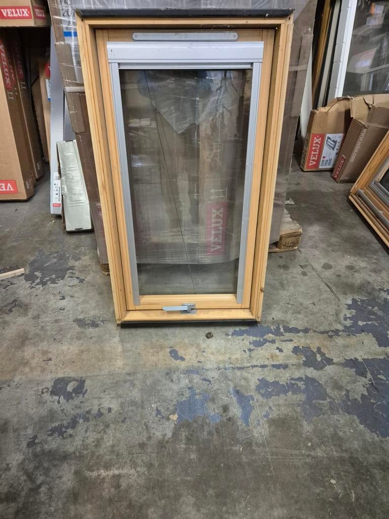 Velux dakraam B merk 66x118 incl nieuwe gootstukken p, Doe-het-zelf en Verbouw, Glas en Ramen, Minder dan 80 cm, Nieuw, Ophalen of Verzenden