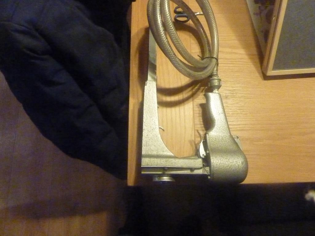 dws carton stapler op lucht type dws 27, Ophalen, Gebruikt