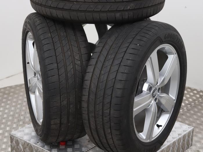 Sportvelgenset + banden van een Audi E-Tron (E-Tron 19-), Auto-onderdelen, 12 maanden garantie, Gebruikt, -, -