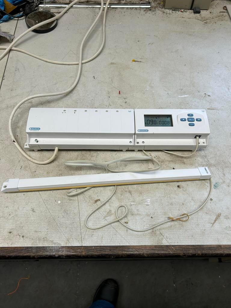 Henco UFH-ZONEHC-R Regelunit, Ophalen of Verzenden, Slimme thermostaat, Gebruikt