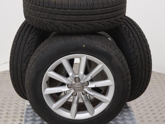 Sportvelgenset + winterbanden van een Audi Q3 (Q3 11-), 12 maanden garantie, Gebruikt, -, -