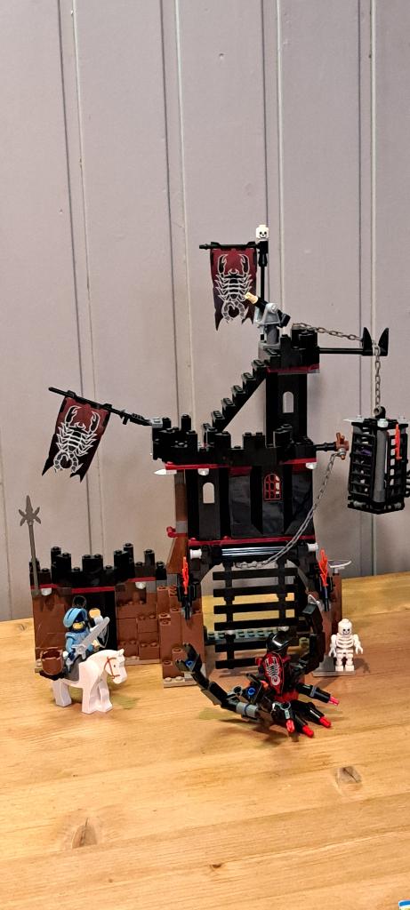Lego Castle Knights Kingdom 8876, Scorpion Prison Cave, Ophalen of Verzenden, Gebruikt
