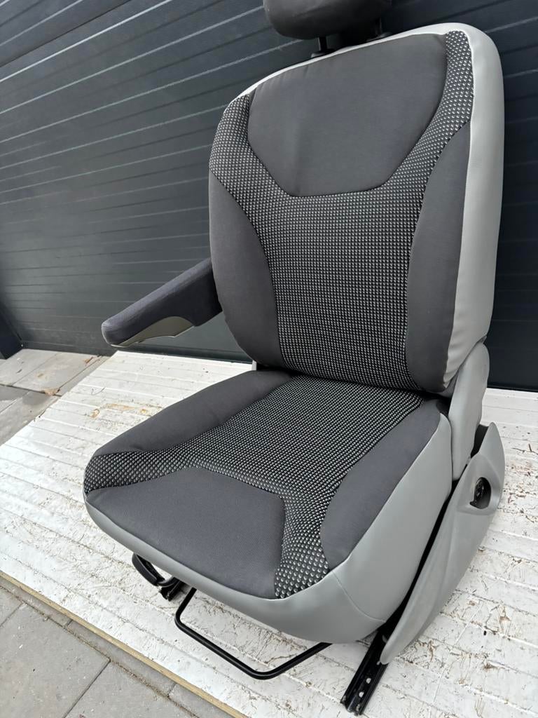 zgan stoel links chauffeur Opel Vivaro Renault Trafic
