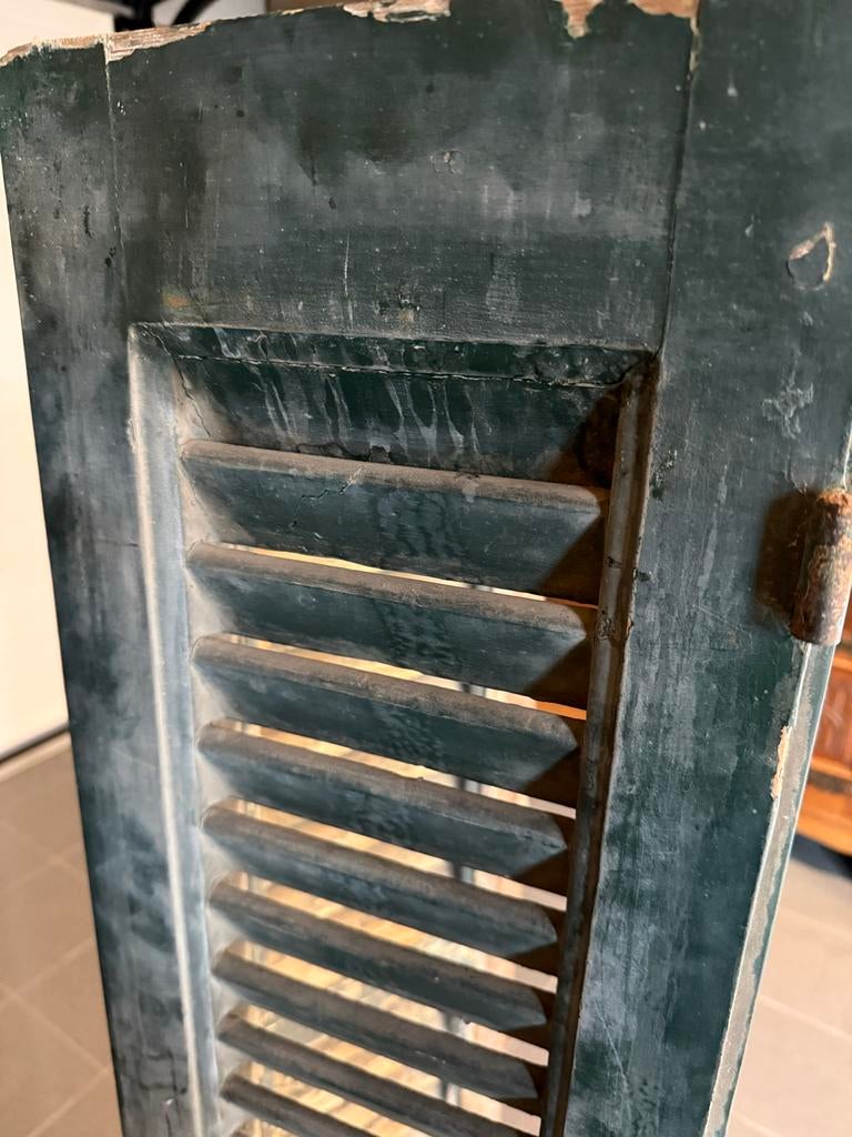 Oud louvre luik (groen), Ophalen, Zo goed als nieuw