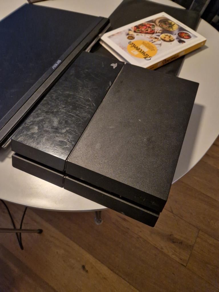 PS4 Werkend + 2 Controllers en spellen, Spelcomputers en Games, Spelcomputers | Sony PlayStation 4, Met 2 controllers, Ophalen of Verzenden