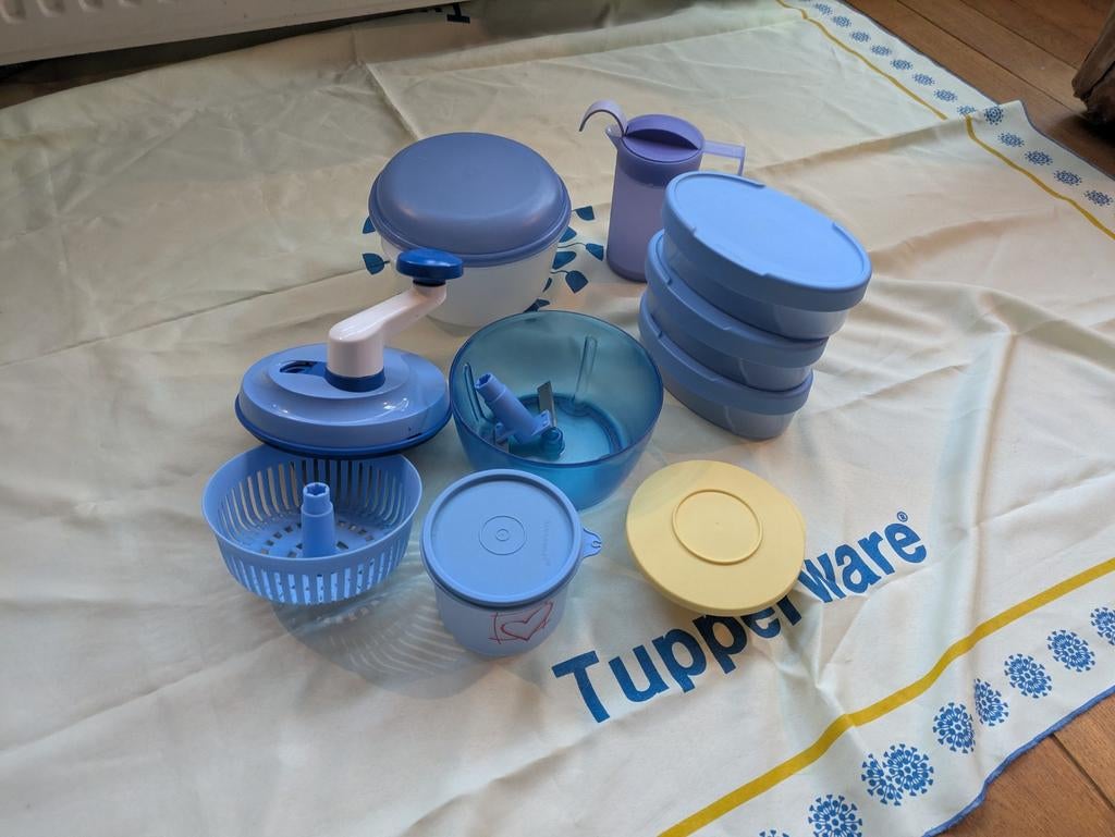 Tupperware verzameling bakjes, schalen Snijmachine etc., Ophalen of Verzenden, Zo goed als nieuw, Schaal
