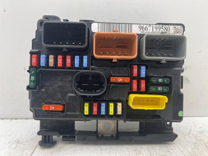 Zekeringkast van een Peugeot 207, Auto-onderdelen, Elektronica en Kabels, Peugeot, Gebruikt, 3 maanden garantie, Ophalen of Verzenden