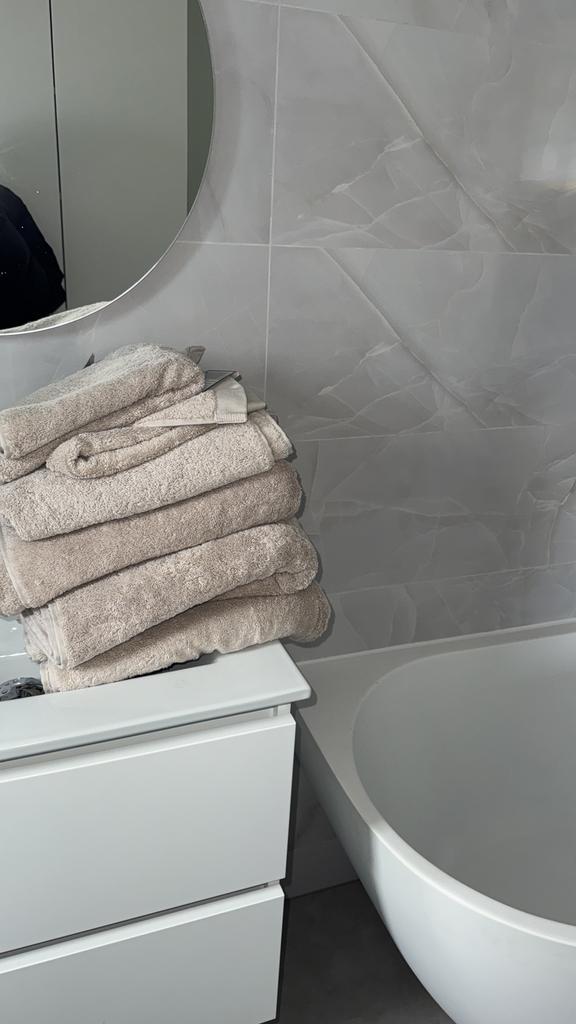 Badkamer tegels 2 vierkante meter, Ophalen, Nieuw