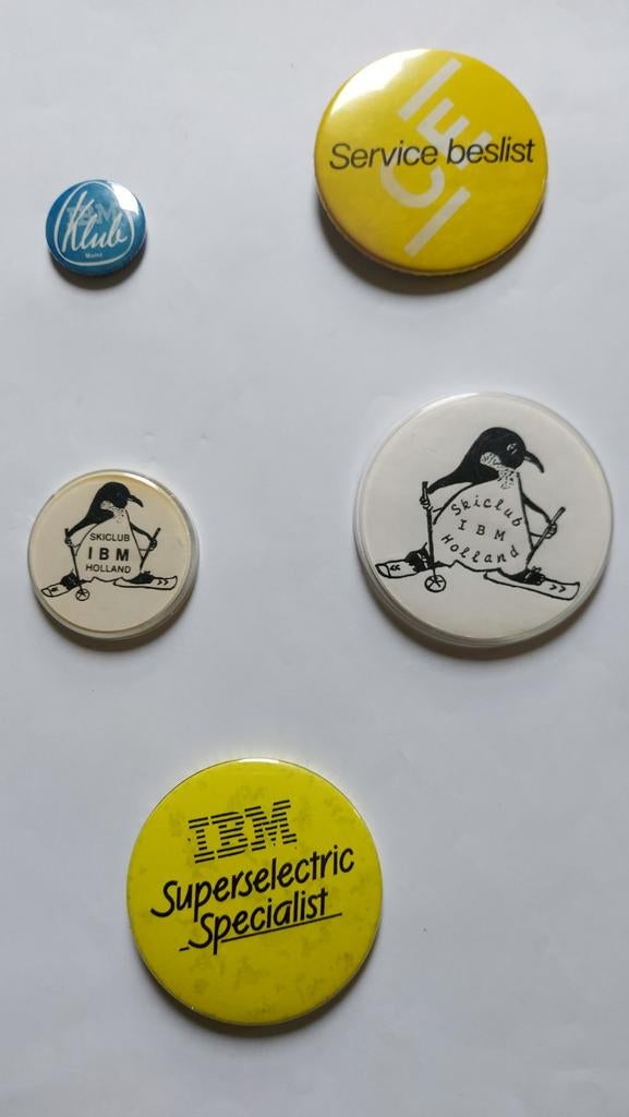 Zeldzame IBM Buttons,  o.a. IBM ski club buttons!, Verzamelen, Ophalen of Verzenden, Overige onderwerpen