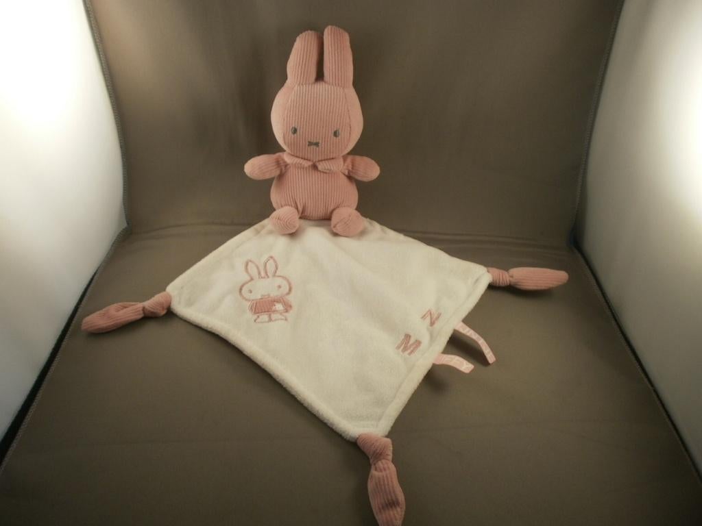 Tiamo Nijntje miffy roze rib met wit velours doekje met NM, Ophalen of Verzenden, Nieuw, Konijn