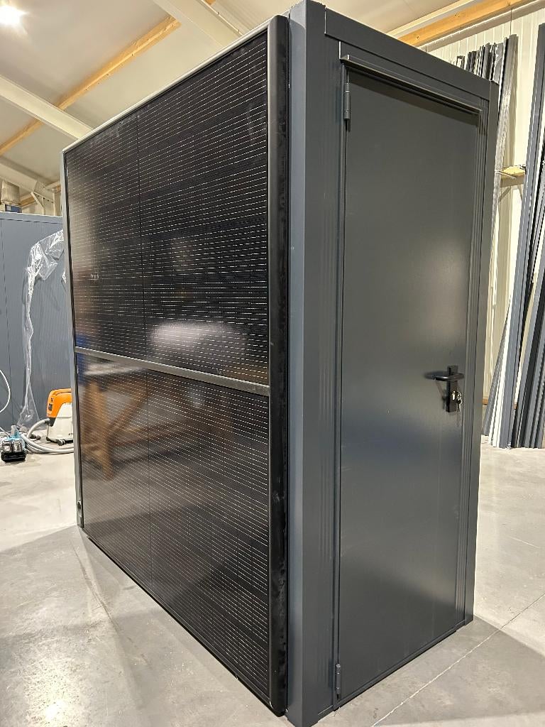 Te koop toilet unit met zonnepanelen en accupakket, Ophalen of Verzenden, Nieuw, Toilet