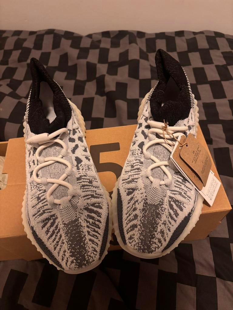 Yeezy 350 v3 cmpct, Ophalen, Wit, Nieuw, Sneakers of Gympen