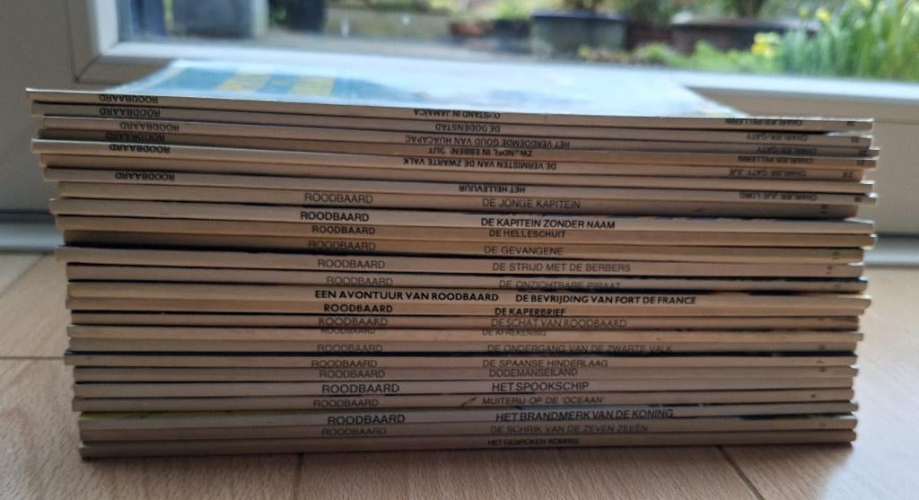 Roodbaard deel 1 t/m 24 (+ de jonge kapitein), Boeken, Stripboeken, Gelezen, Charlier - Hubinon, Complete serie of reeks, Ophalen of Verzenden
