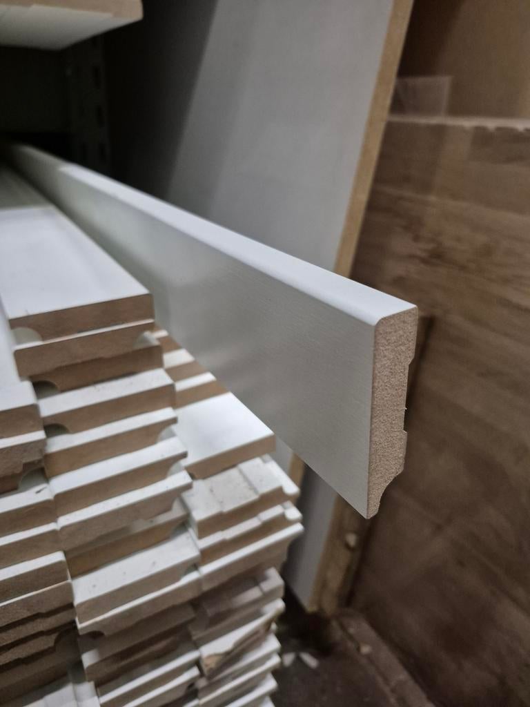 15x70mm plinten modern ral9010 gegrond vochtwerende mdf, Ophalen, ., Nieuw, Mdf