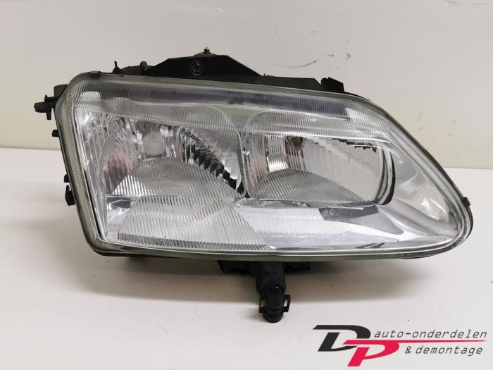 Koplamp rechts van een Renault Espace