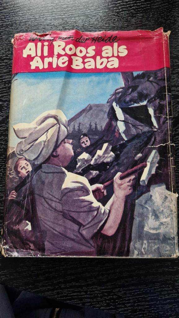 Ali Roos als Arie Baba - Gelezen Boek, Boeken, Ophalen of Verzenden, Gelezen, Onbekend, Fictie algemeen