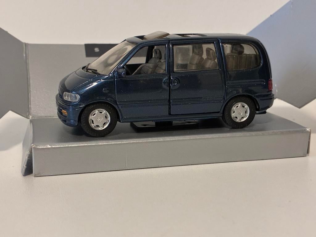 Nissan Collecttibles  Nissan Serena., Hobby en Vrije tijd, Modelauto's | 1:43, Gebruikt, Auto, Overige merken, Ophalen of Verzenden