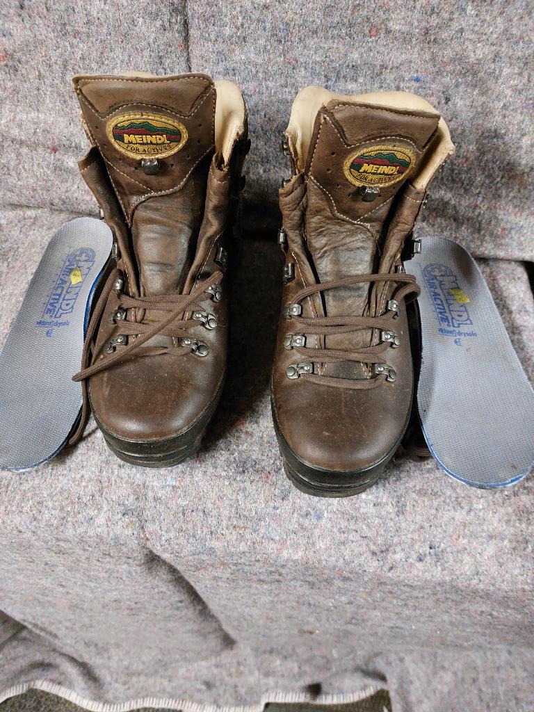 Meindl Borneo Lady maat 40 (UK 6,5), Sport en Fitness, Bergsport en Wandelen, Ophalen of Verzenden, Zo goed als nieuw, Schoenen
