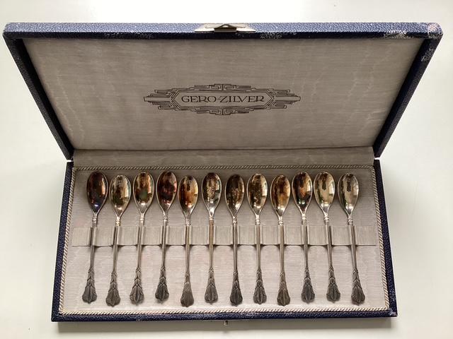 Gero 12 delig koffielepeltjes incl koffer, Antiek en Kunst, Antiek | Bestek, Ophalen of Verzenden