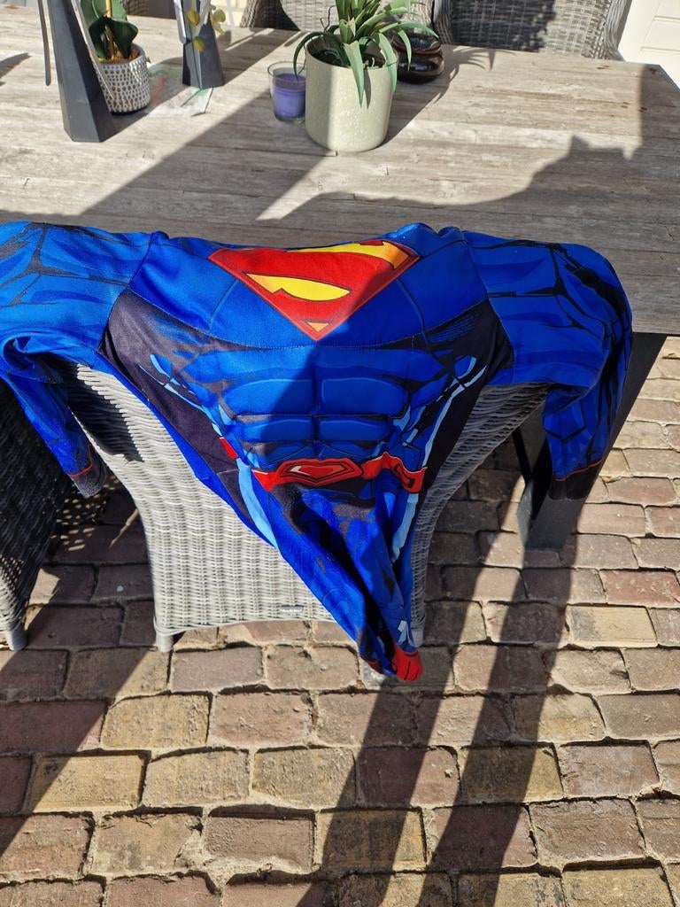 Mooi superman pakje maat 120 128, Ophalen, Zo goed als nieuw, 122 t/m 128, Meisje