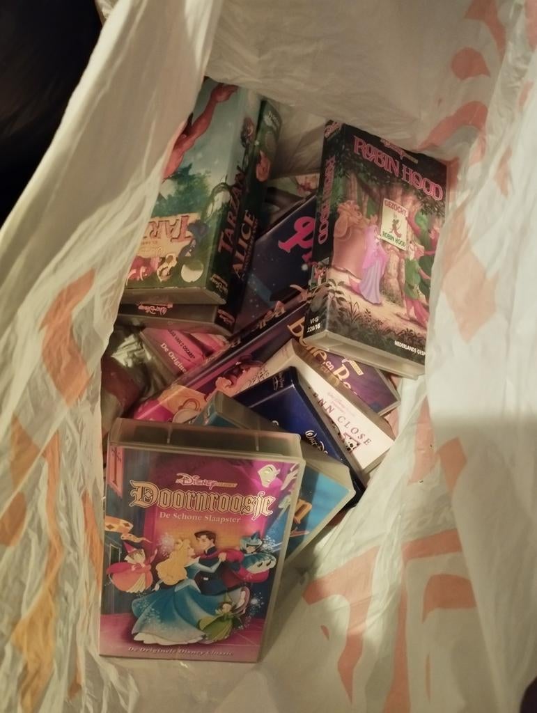 Tas met Disney video banden, Ophalen of Verzenden
