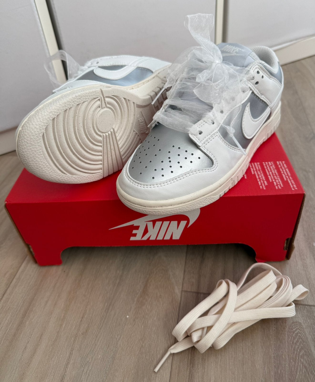 Nike Dunk Low - Next Nature Metallic Platinum, Wit, Nieuw, Ophalen of Verzenden, Sneakers of Gympen