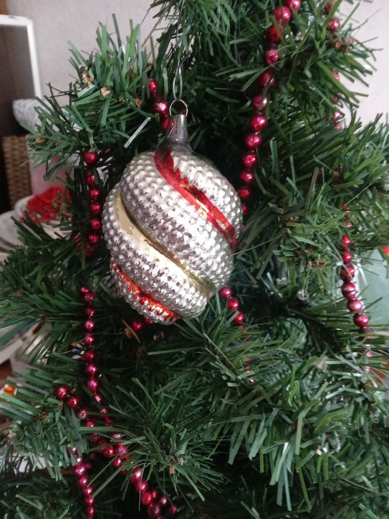kerstbal 10 prachtig oudere kerstbal mooi gedraaid model, Diversen, Kerst, Ophalen of Verzenden, Gebruikt