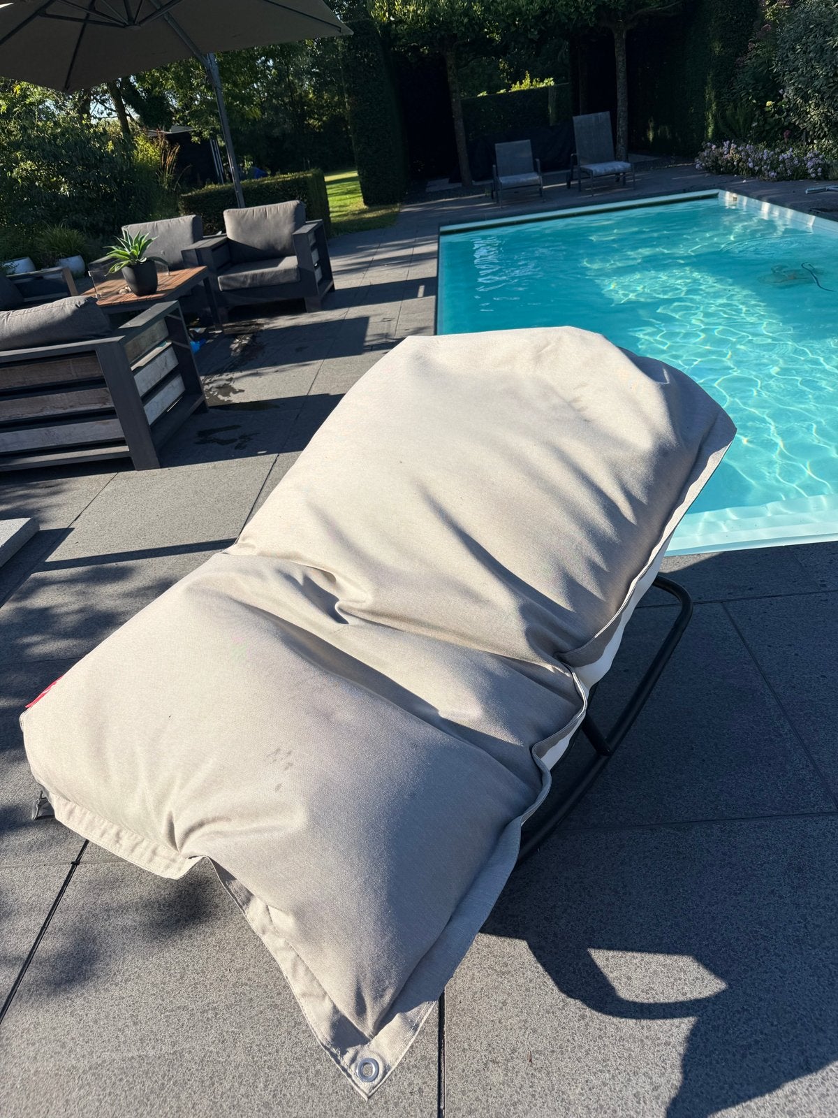 Fatboy Rock 'n Roll schommelstoel met Original Outdoor zitza, Huis en Inrichting, Zitzakken, Ophalen, Zo goed als nieuw, Grijs