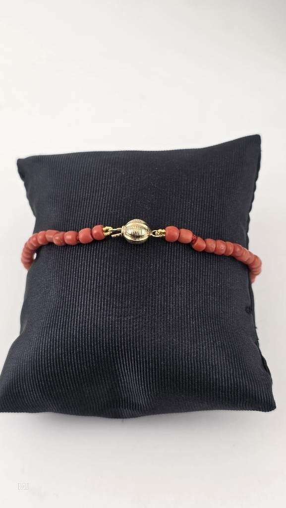 Bloedkoralen armband met gouden slot                     D61, Ophalen of Verzenden, Overige materialen, Ketting