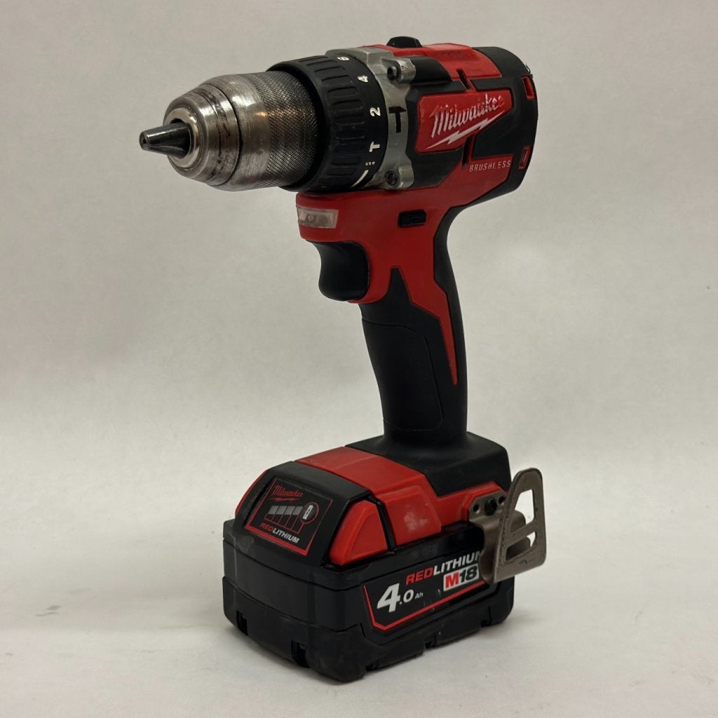 Milwaukee M18 CBLPP2A402C Combiset, Milwaukee, Zo goed als nieuw, Support@milwaukee.com, Milwaukee Electric Tool Corporation, 13135 W. 
Lisbon Road, Brookfield, WI 53005
USA
