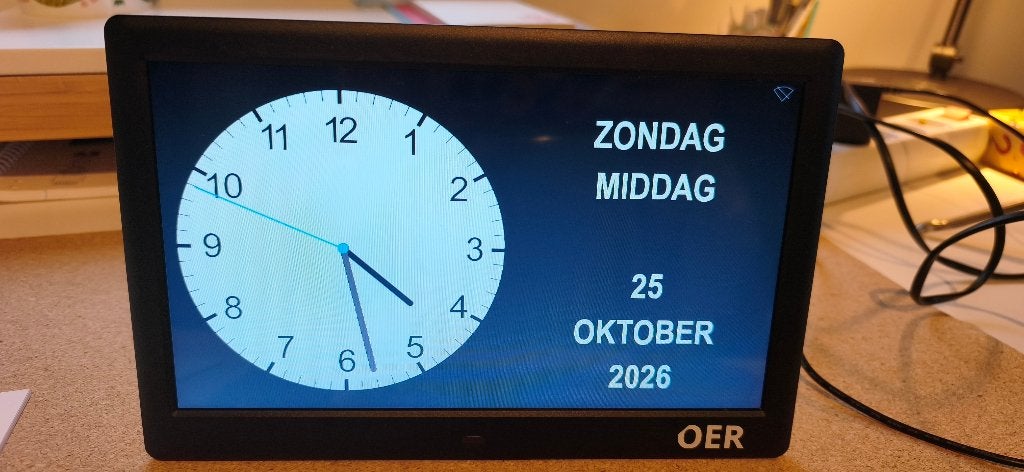 OER Dementieklok 10 inch met WIFI, Ophalen of Verzenden, Zo goed als nieuw, Analoog en Digitaal, Tafelklok