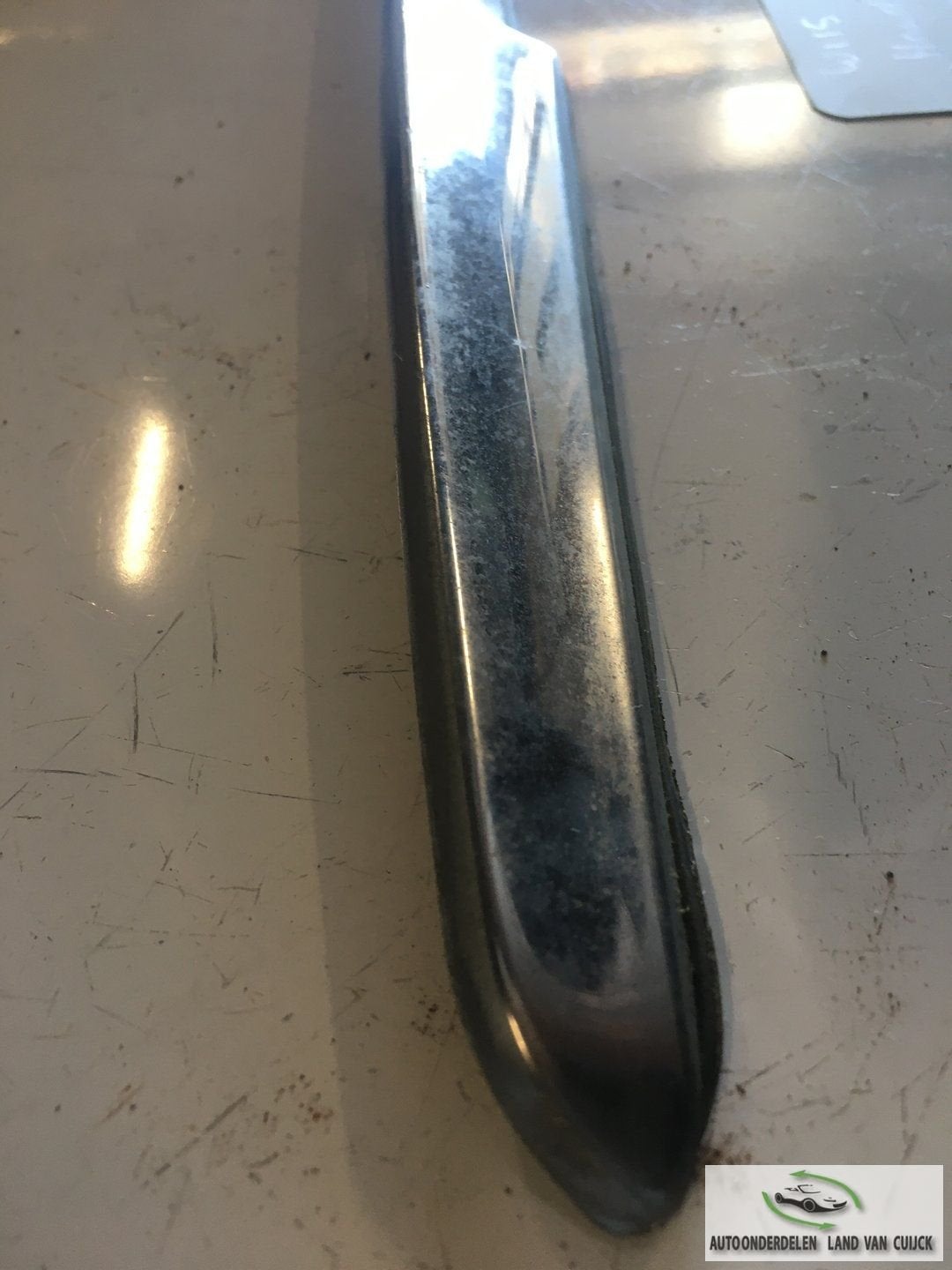 Mercedes W115  1975  Greep Chrome van de achterklep, Gebruikt, -, -, Ophalen of Verzenden