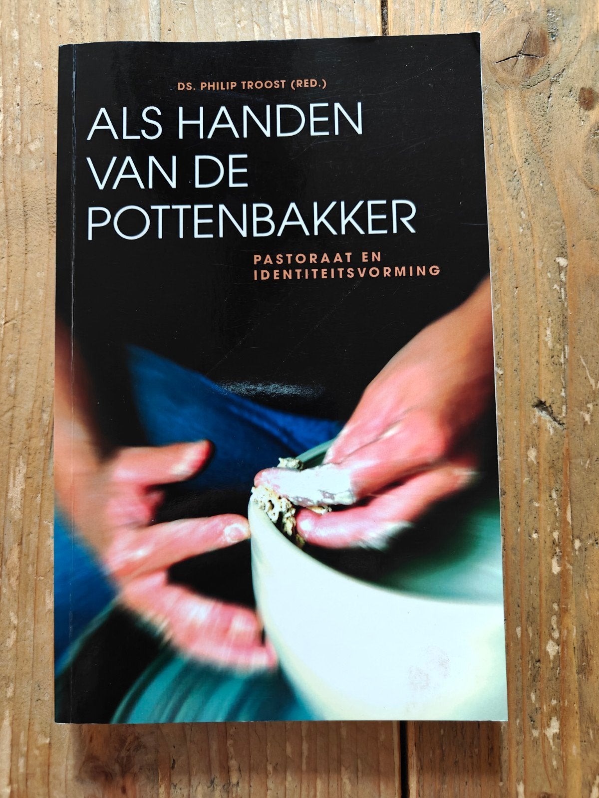 Als handen van de pottenbakker., Boeken, Ophalen of Verzenden