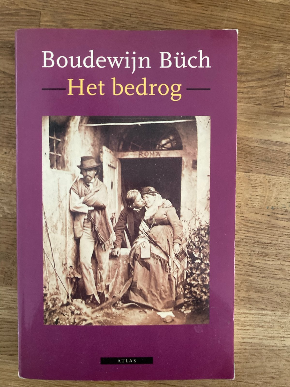 Boudewijn Büch - Het bedrog (roman), Ophalen of Verzenden, Gelezen, Nederland