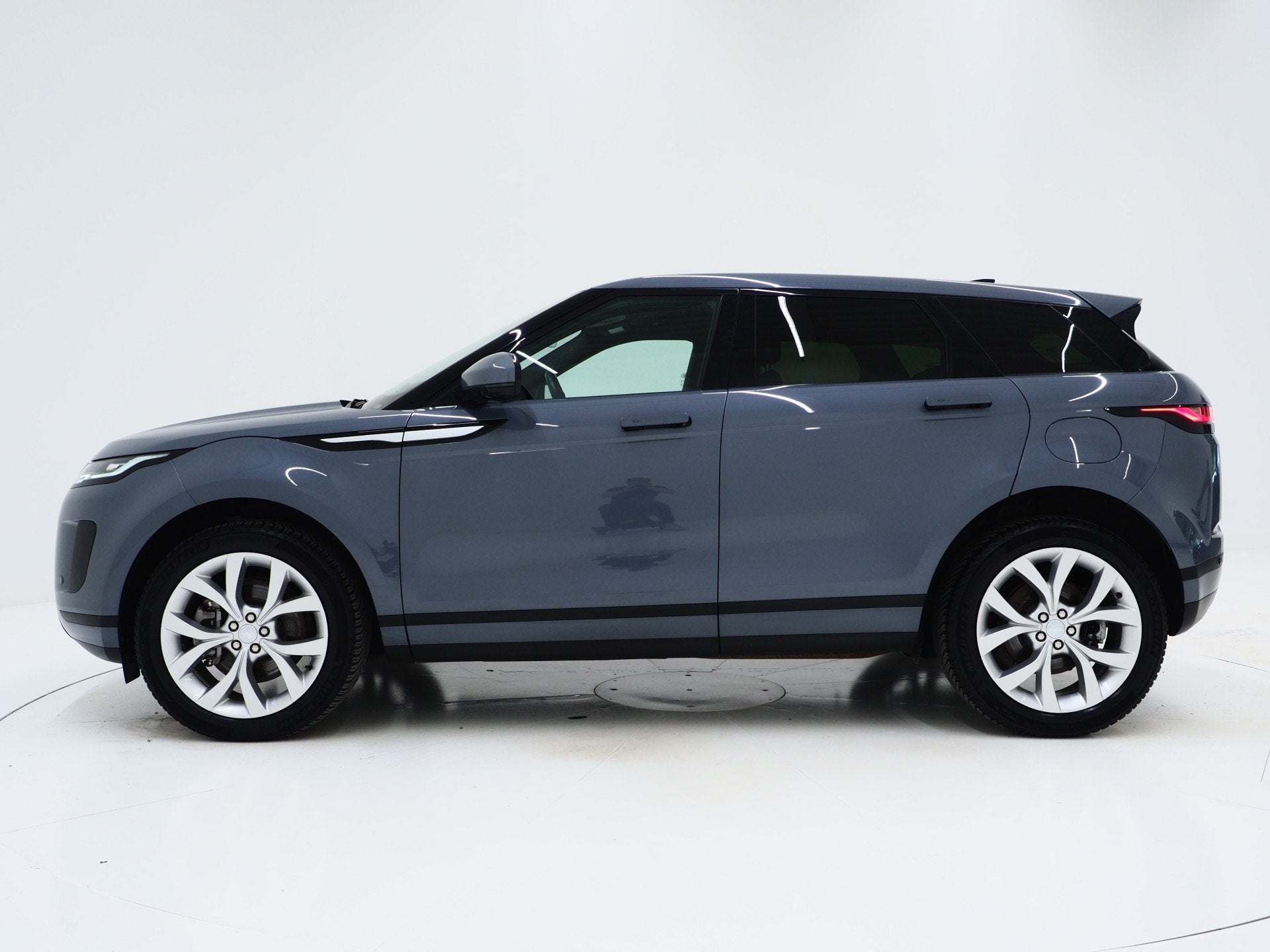 Land Rover Range Rover Evoque 1.5 P300e AWD SE | Leder | Key, Parkeersensor, Vierwielaandrijving, Hybride Elektrisch/Benzine, SUV of Terreinwagen