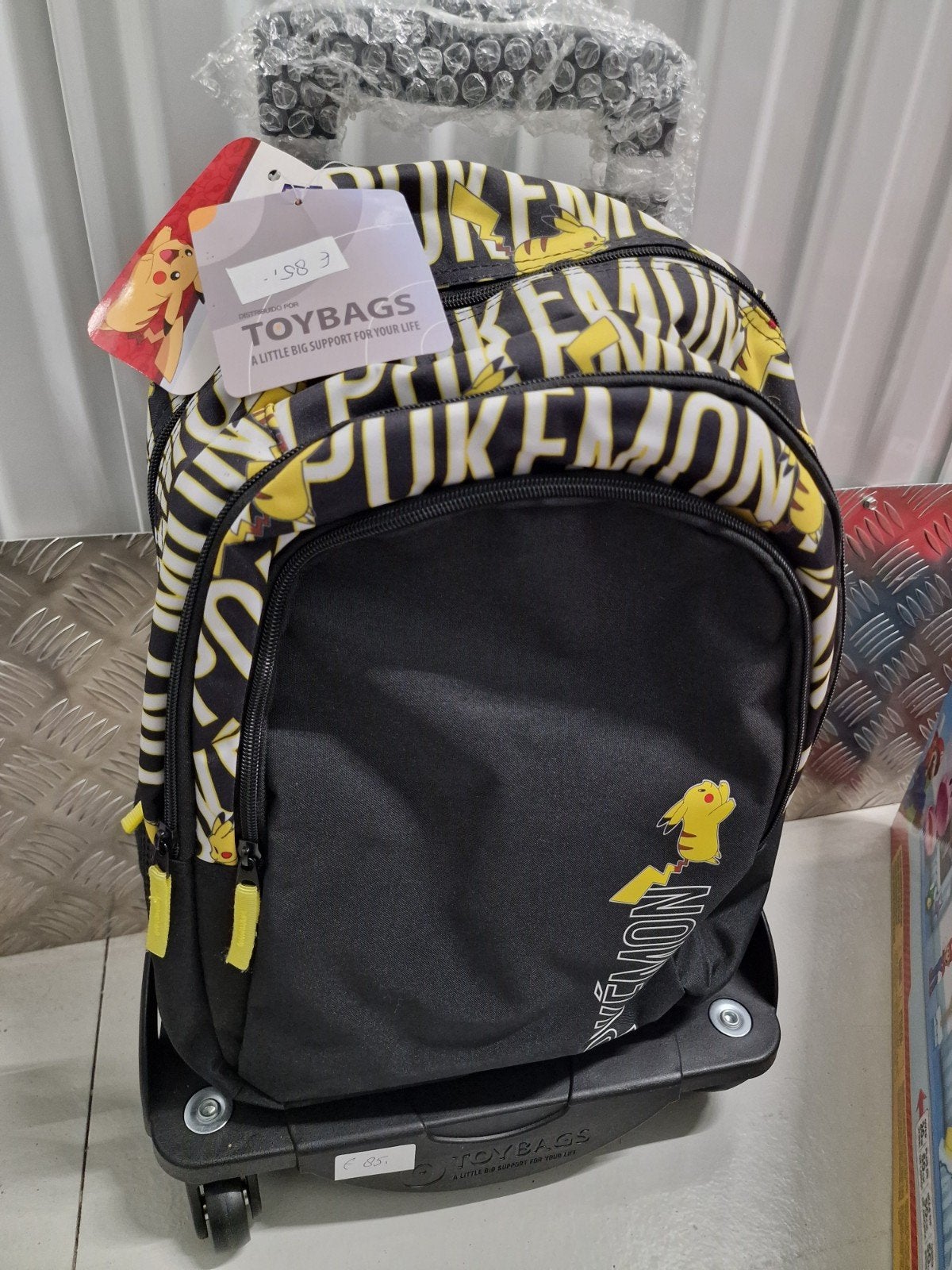 Pikachu Rolkoffer Rugzak - Nieuw met labels, Ophalen of Verzenden, Nieuw, Zwart, Overige merken