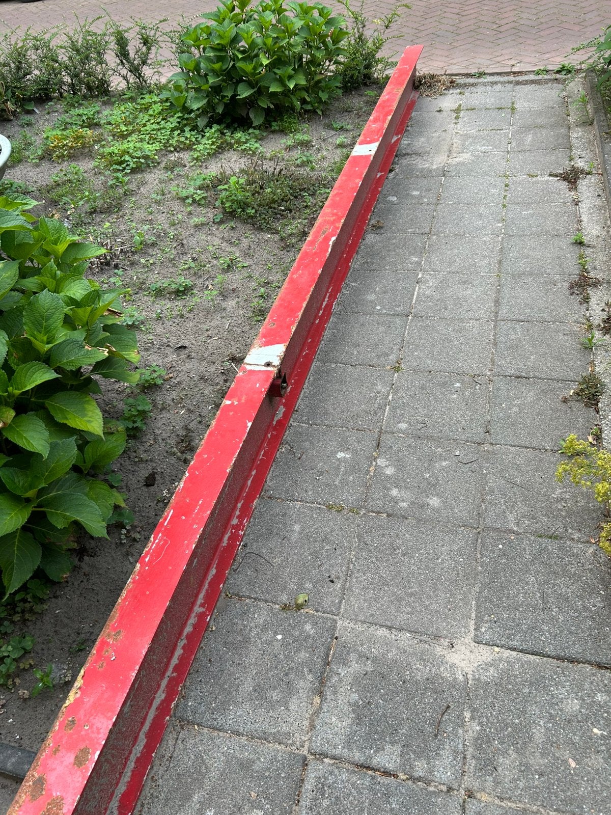 Stalen balk, Ophalen, Zo goed als nieuw
