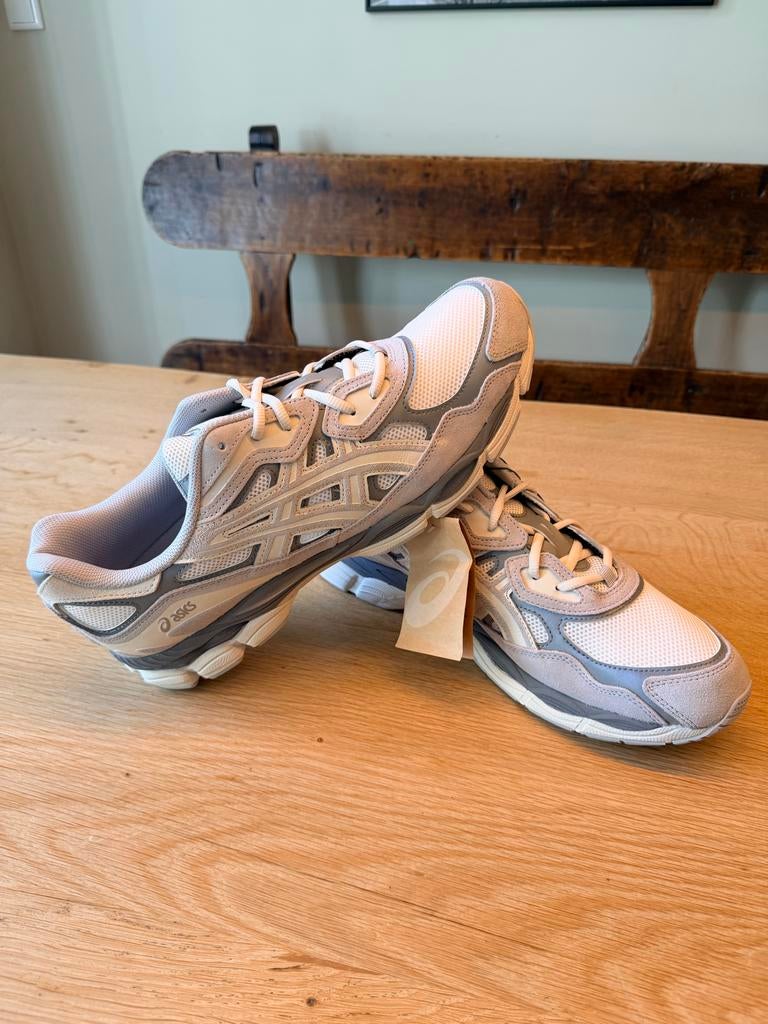 Bijzondere Asics Gel-NYC: cream/oyster grey maat US14, Wit, Nieuw, Ophalen of Verzenden, Sneakers of Gympen