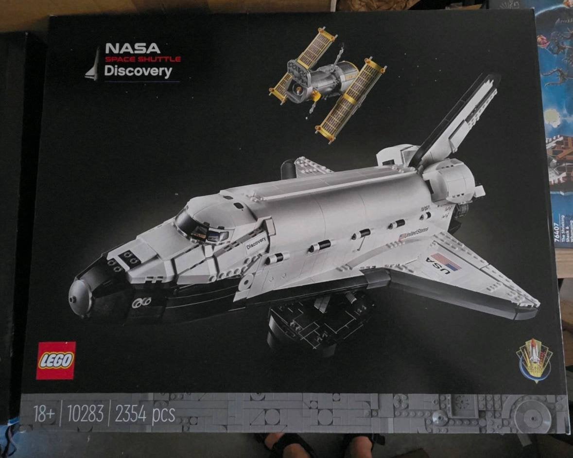 LEGO 10283 NASA Space Shuttle Discovery – Compleet, Ophalen of Verzenden, Zo goed als nieuw
