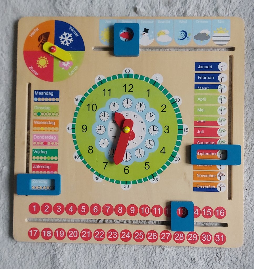 New Classic Toys Houten Kalender Klok, Ophalen, Zo goed als nieuw, Overige typen